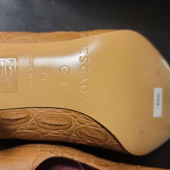 Escada Kitten Heels - Picture 3 of 6